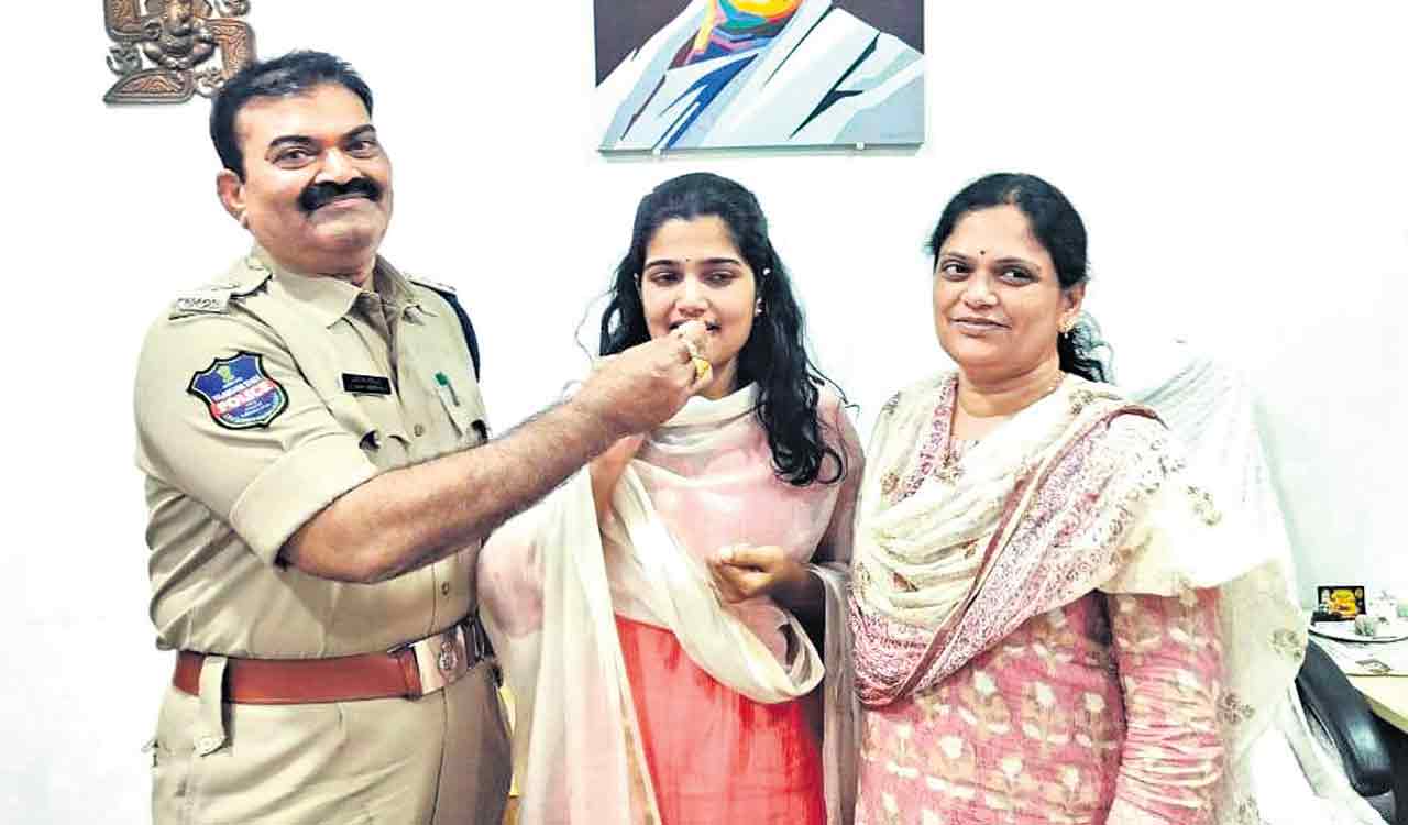 ‘Grit, hard work helped excel UPSC civil services exam’