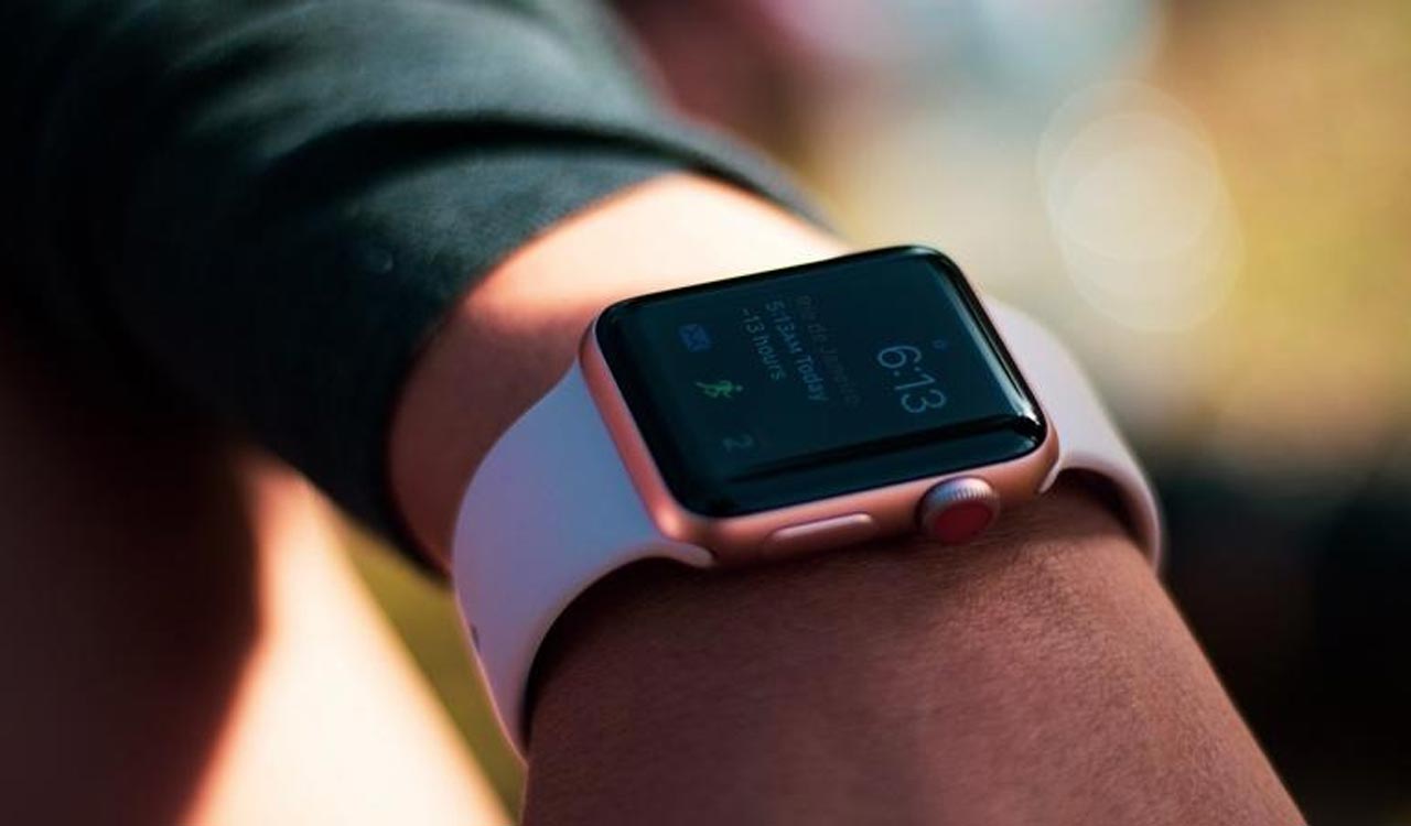 Here are top 7 fitness trackers for running enthusiasts