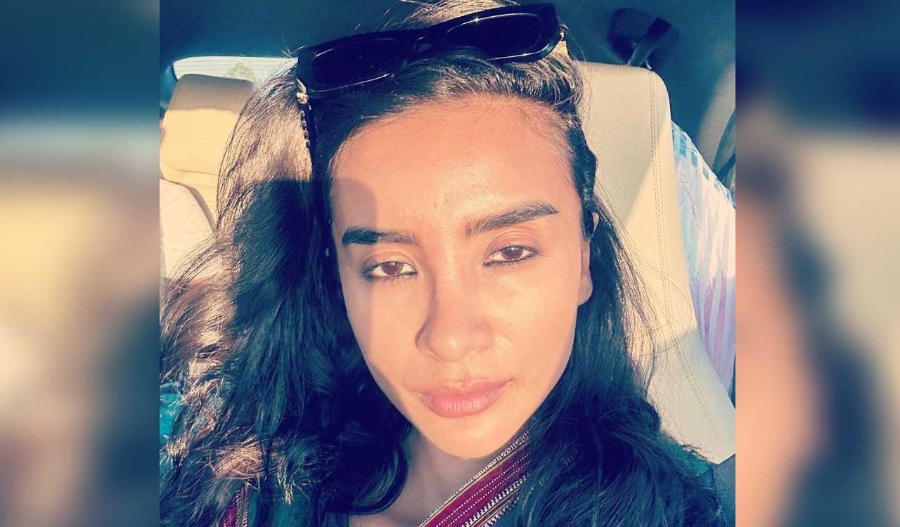 Patralekhaa leaves fans wanting for more as she shares BTS pictures from the set of ‘Phule’ 