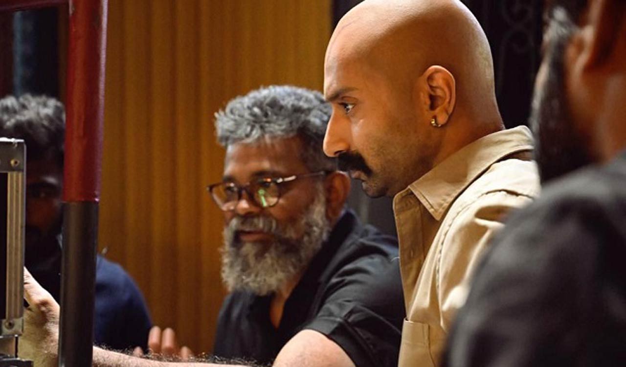 Fahadh Faasil looks intense in BTS still from ‘Pushpa 2: The Rule’