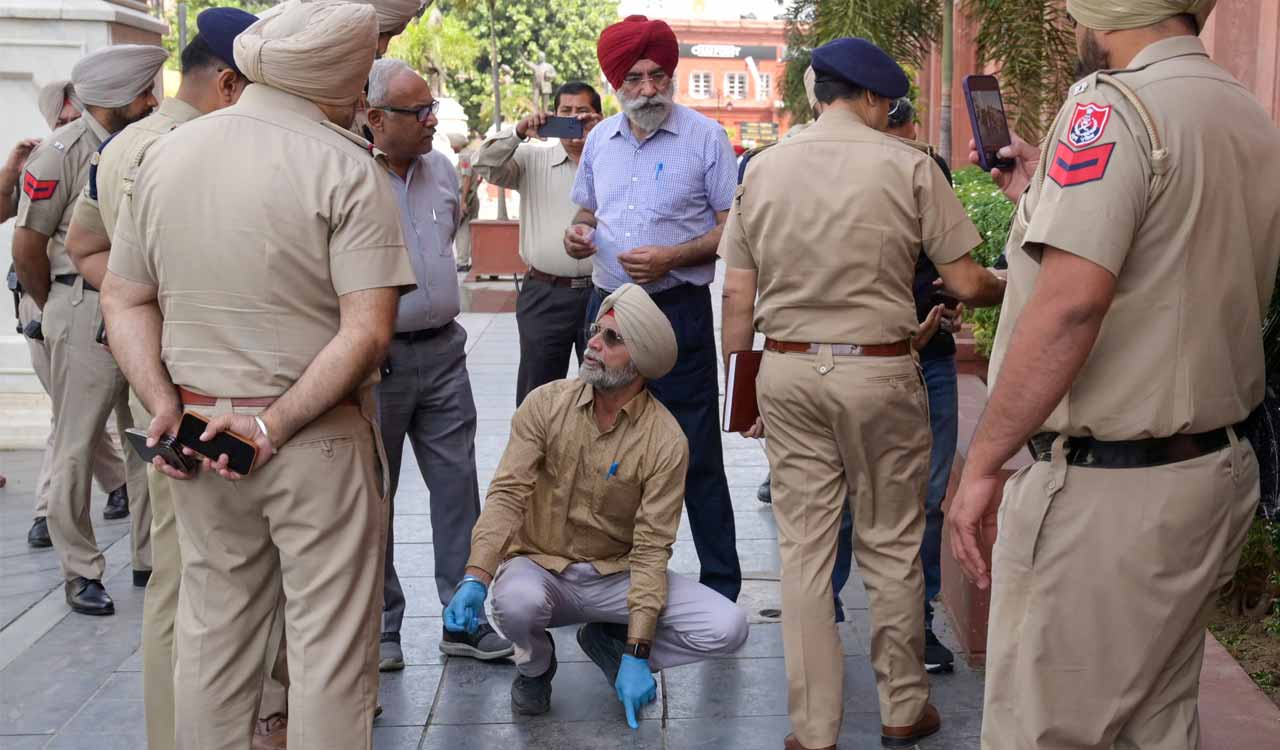 Golden Temple: Several injured in blast at restaurant
