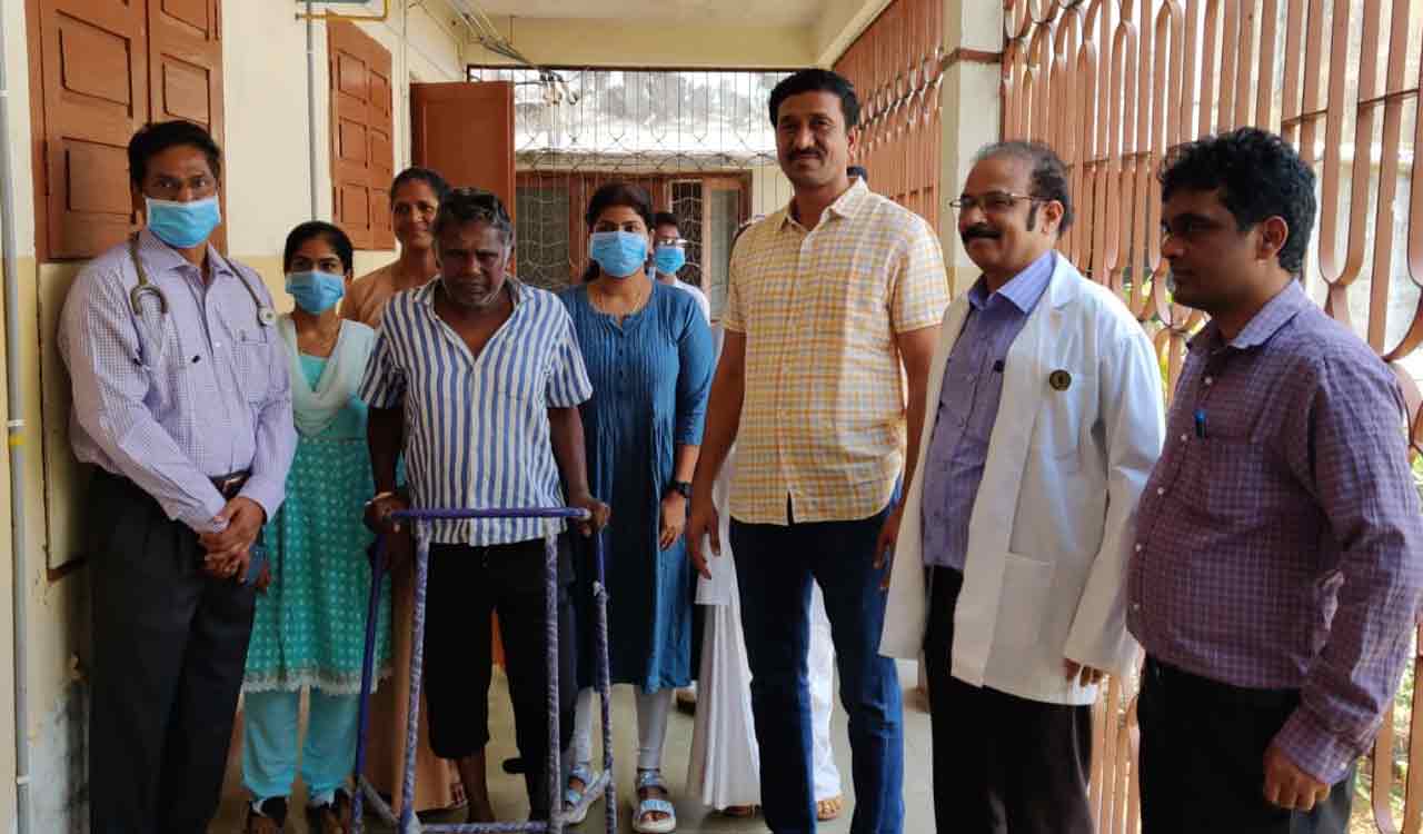 Kneecap replacement surgery performed at Singareni Main Hospital ...