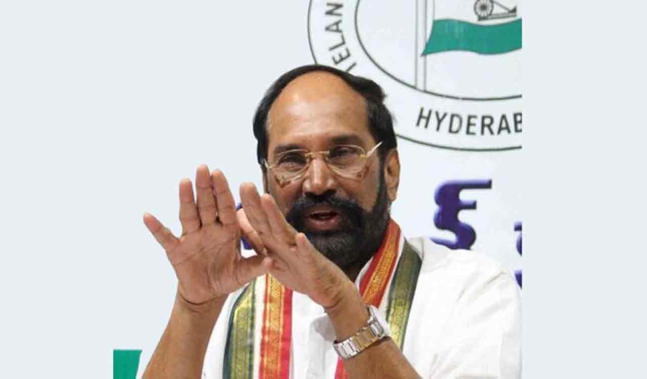 Uttam asks govt to regularise services of Junior panchayat secretaries