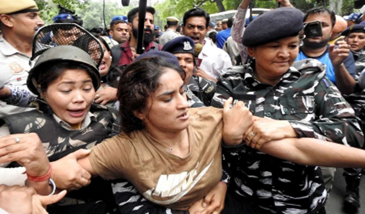 Delhi Police all set to register FIR against wrestlers