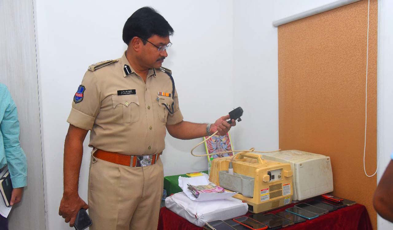 Warangal: Gang involved in illegal sex determination, abortions busted, 18 arrested 