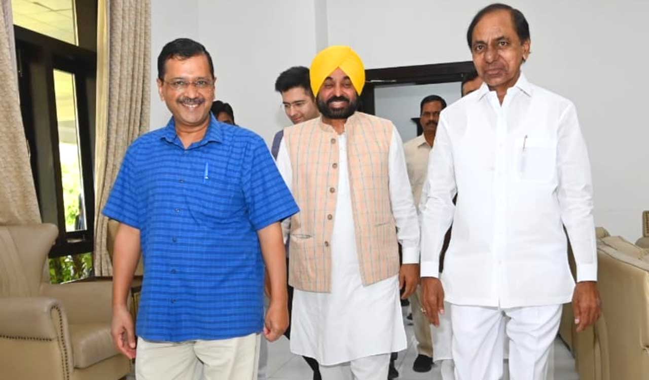 Watch Live presser of CM KCR, Delhi CM Kejriwal and Punjab CM Bhagwant Mann