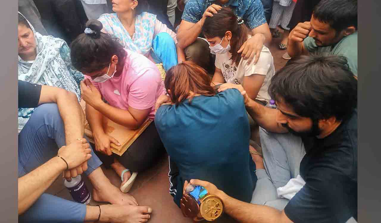 Wrestlers will not be allowed to protest at India Gate: Police sources