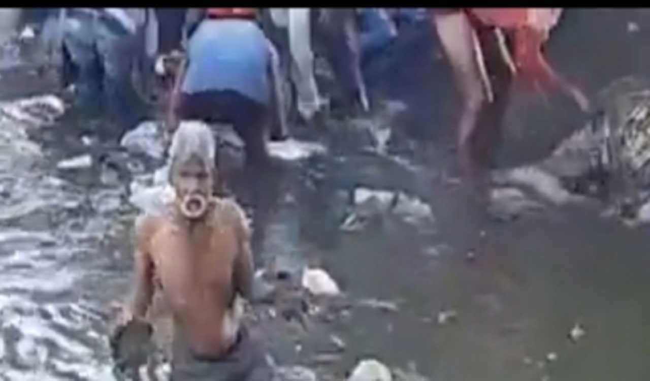 Bundles of currency notes found floating in drain in Bihar