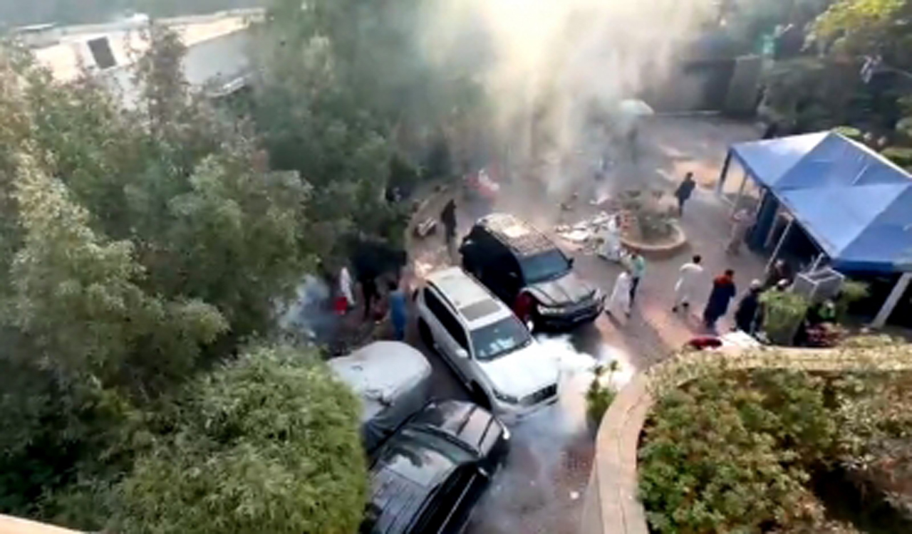 ‘Grand operation’ expected against ‘terrorists’ hiding in Imran’s residence