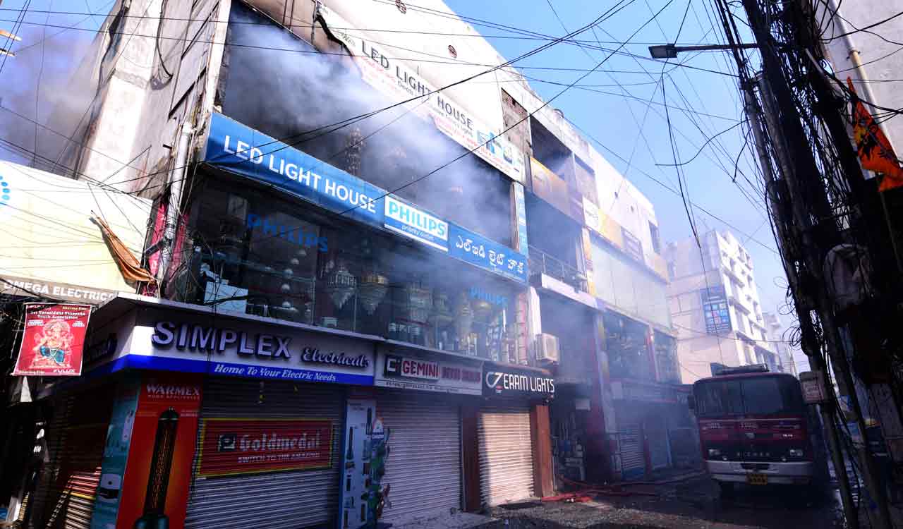 Hyderabad: Fire breaks out at electric shop in Troop Bazaar