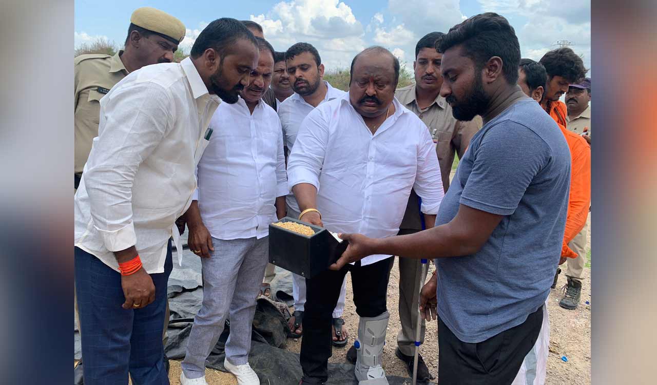 Governor should take initiative to extend support to farmers: Gangula