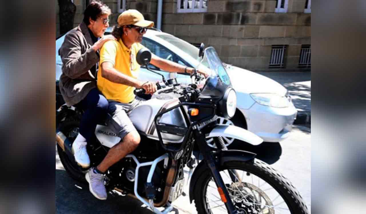 Amitabh, Anushka take lift on motorbikes; Mumbai cops impose fine for helmet rule violation