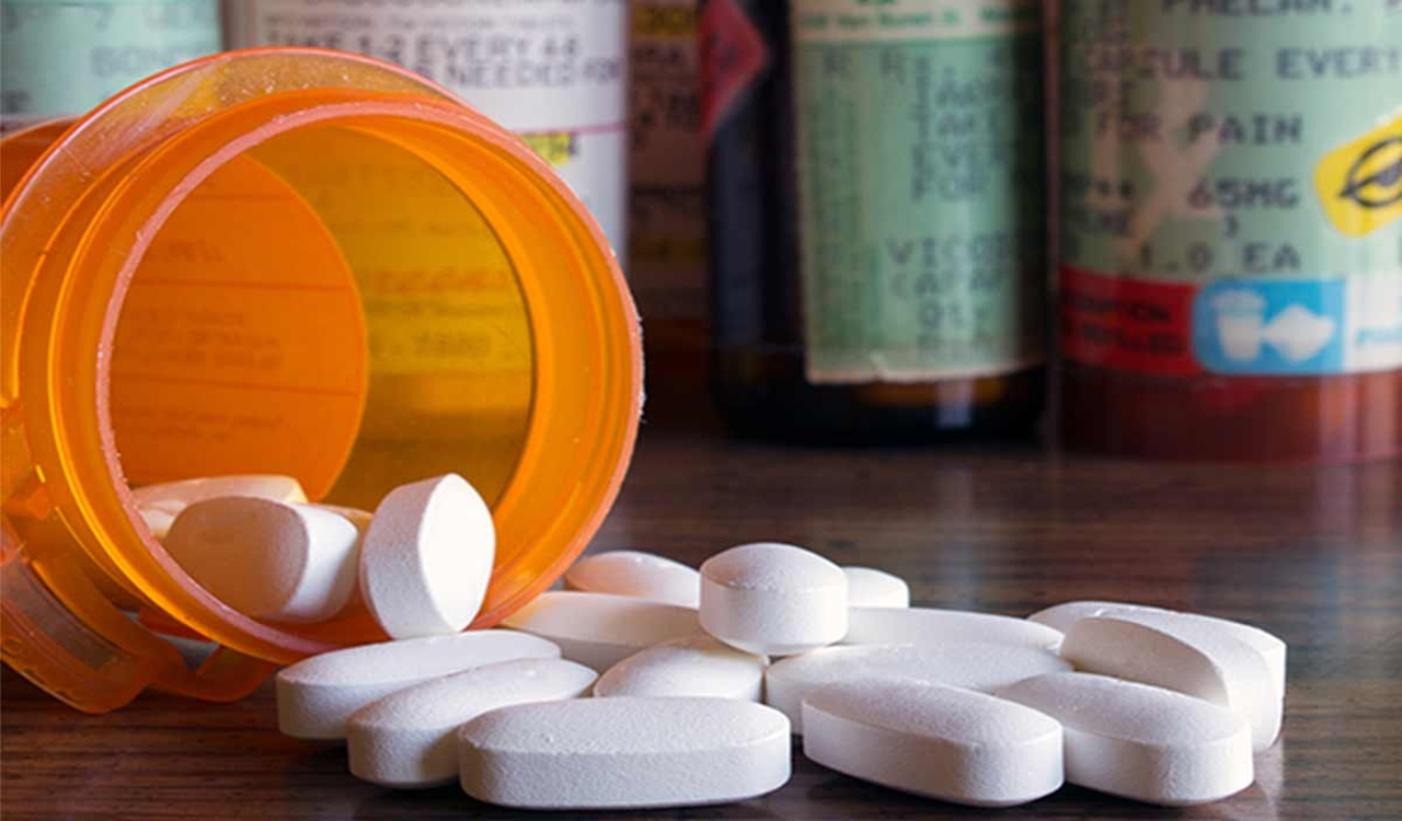 Indian-American doctor pleads guilty to illegally prescribing opioids