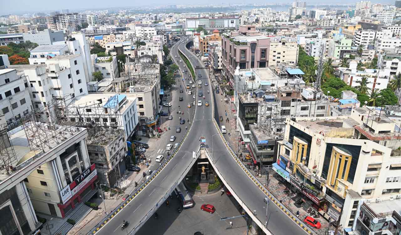 Despite rains, Hyderabad continues to swelter in heat