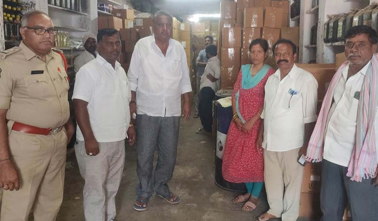 Spurious seeds, pesticides seized in Sangareddy district