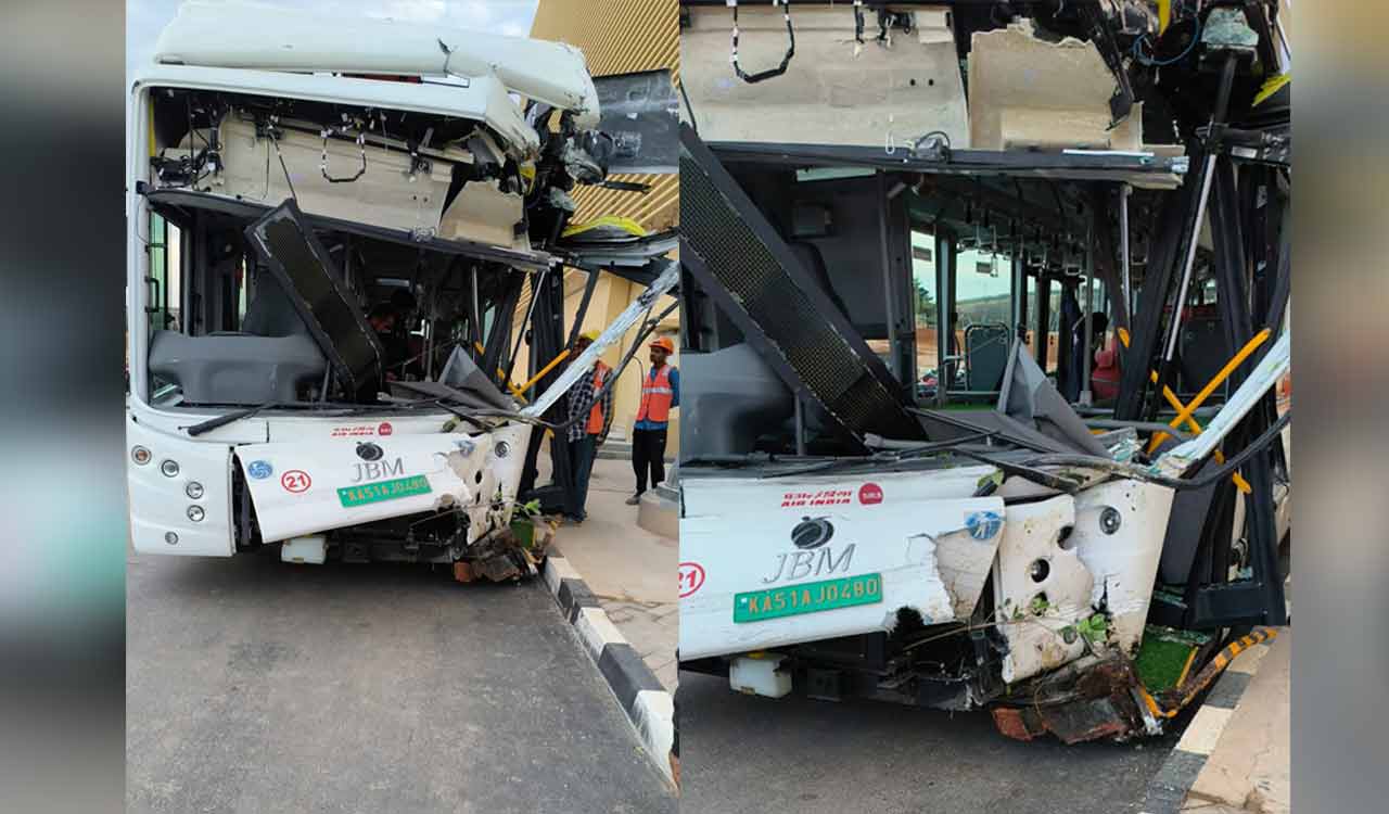 Shuttle Bus crashes at Bengaluru airport leaving 10 injured