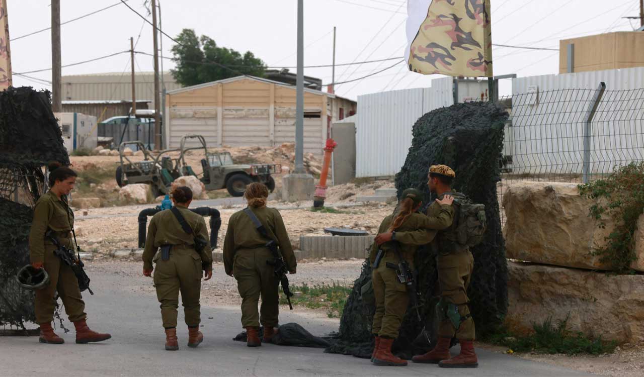 3 Israeli soldiers, Egyptian officer killed in gunbattle at border