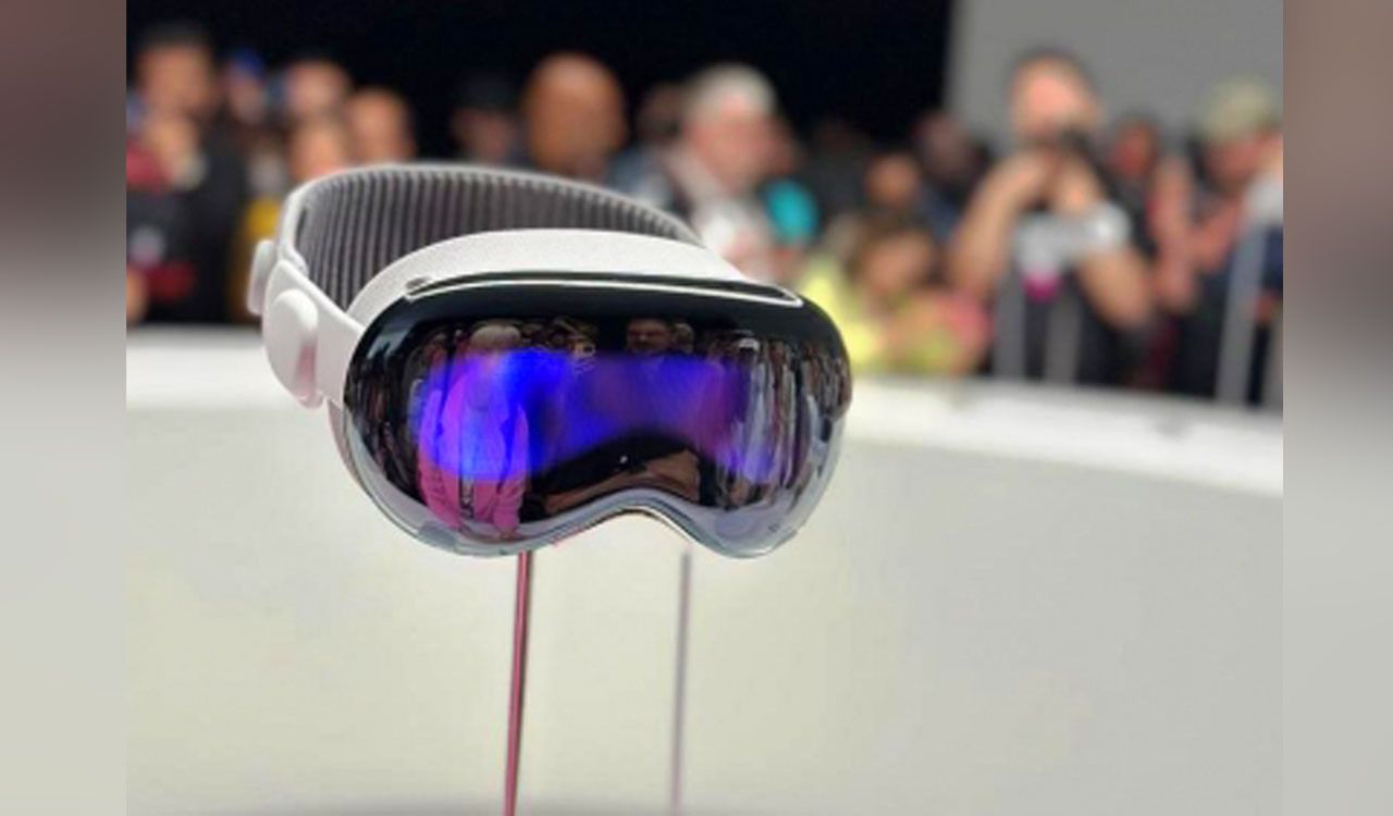 Apple Vision Pro firmware suggests 3 battery models