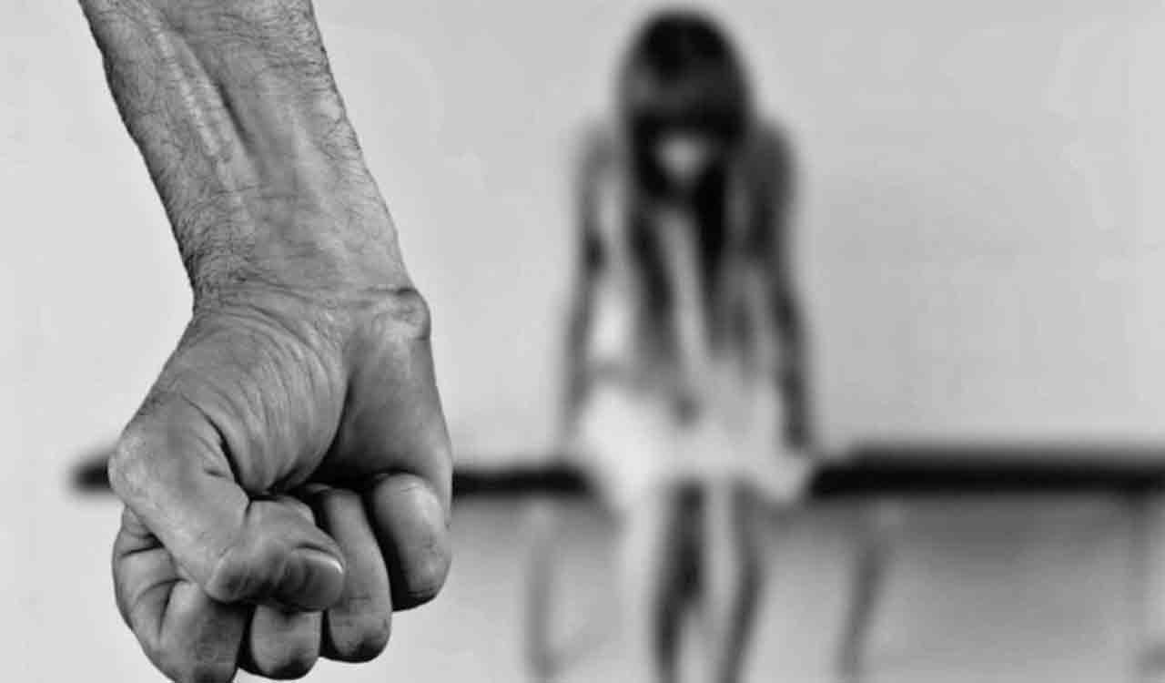 Audio clip of Kalaburagi University lecturer harassing girl student goes viral