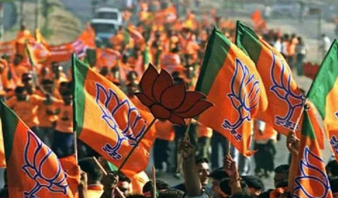 BJP falls silent in Telangana, leaders continue to cross swords