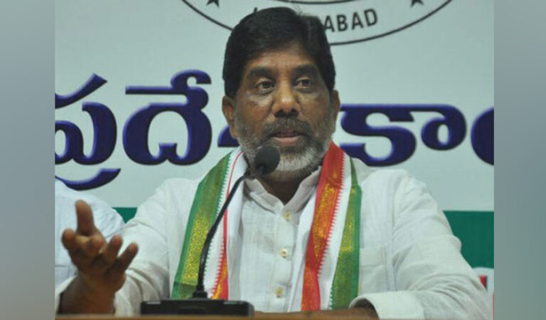Govt. mulling to engage women SHGs to run hire buses in TSRTC