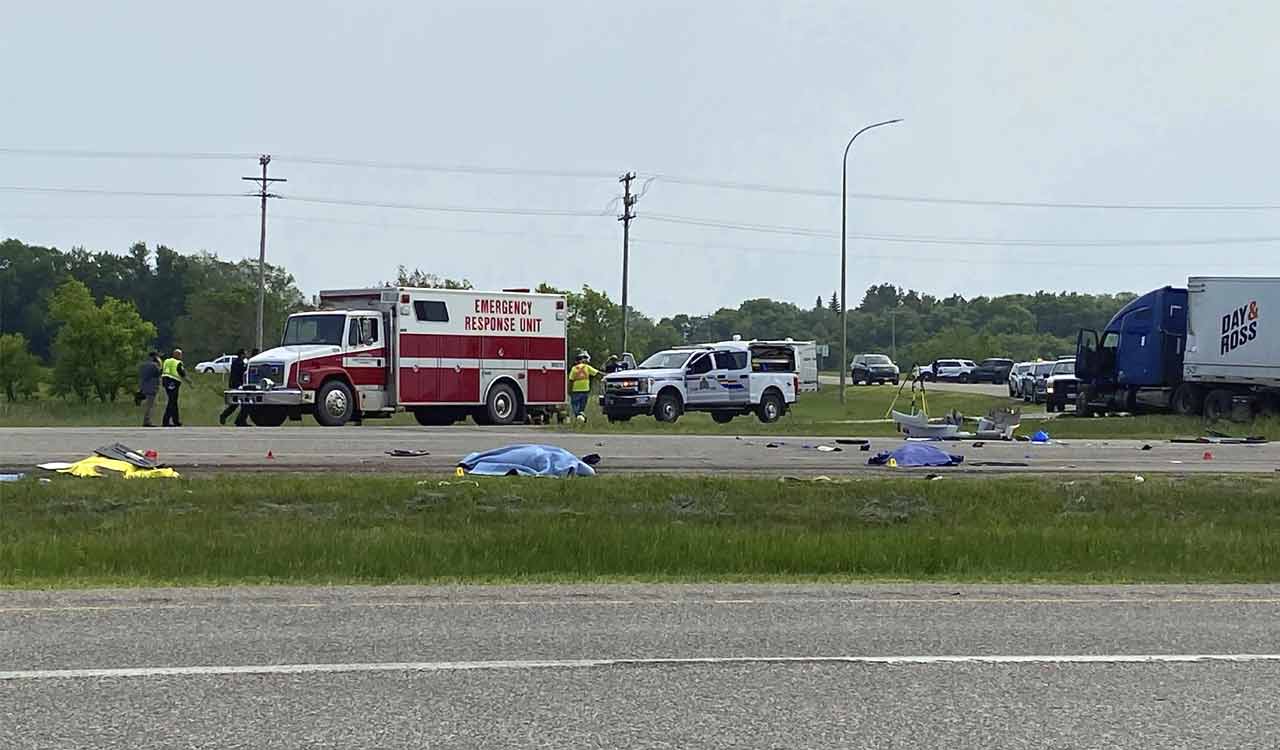 Canada: 15 dead, 10 injured after bus crashes into truck