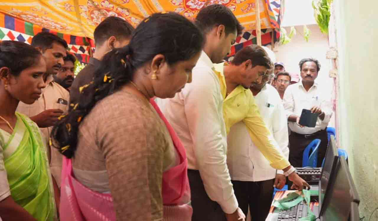 Six computers donated to Kothagudem District Library