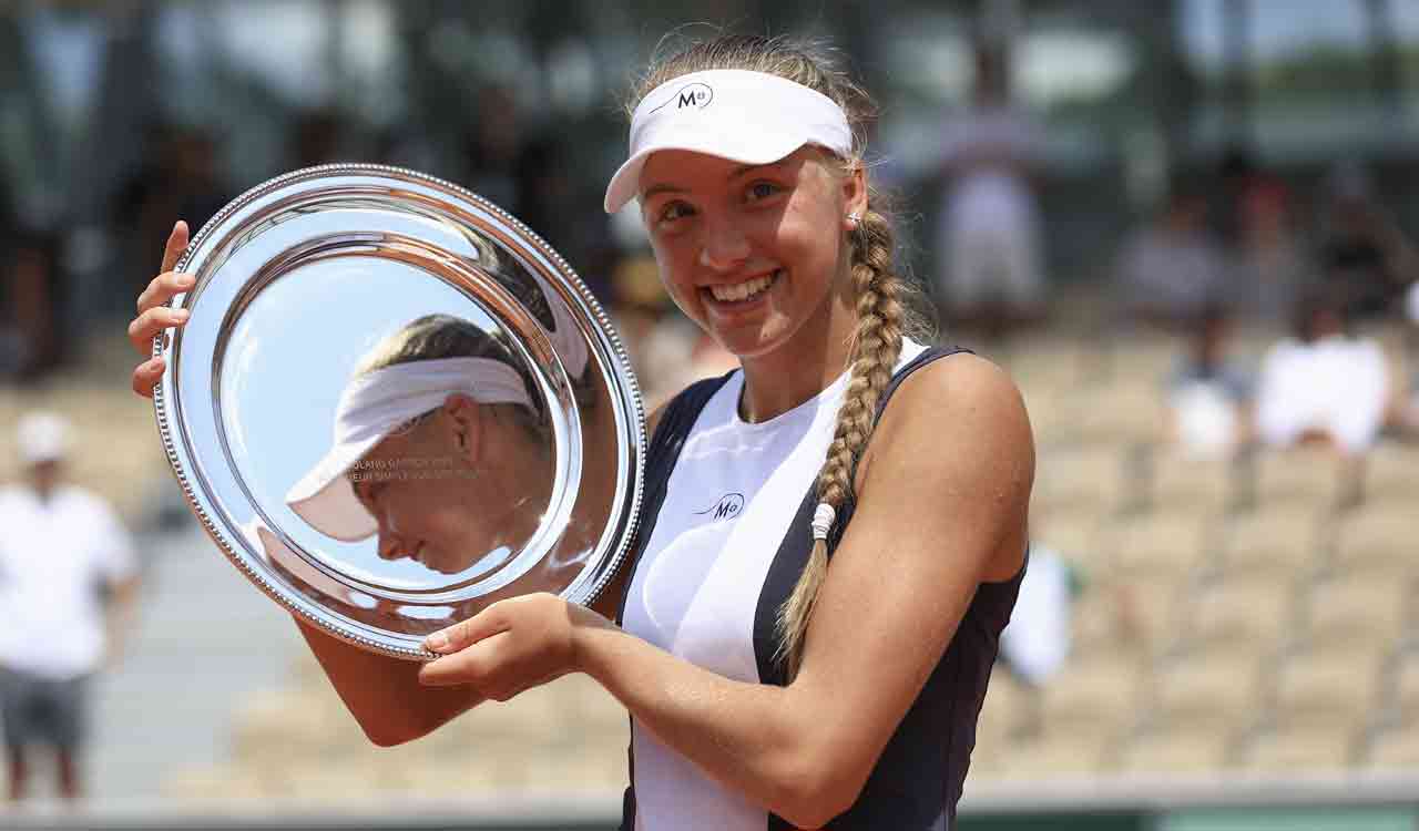 French Open: Korneeva clinches junior title with win over Alarcon