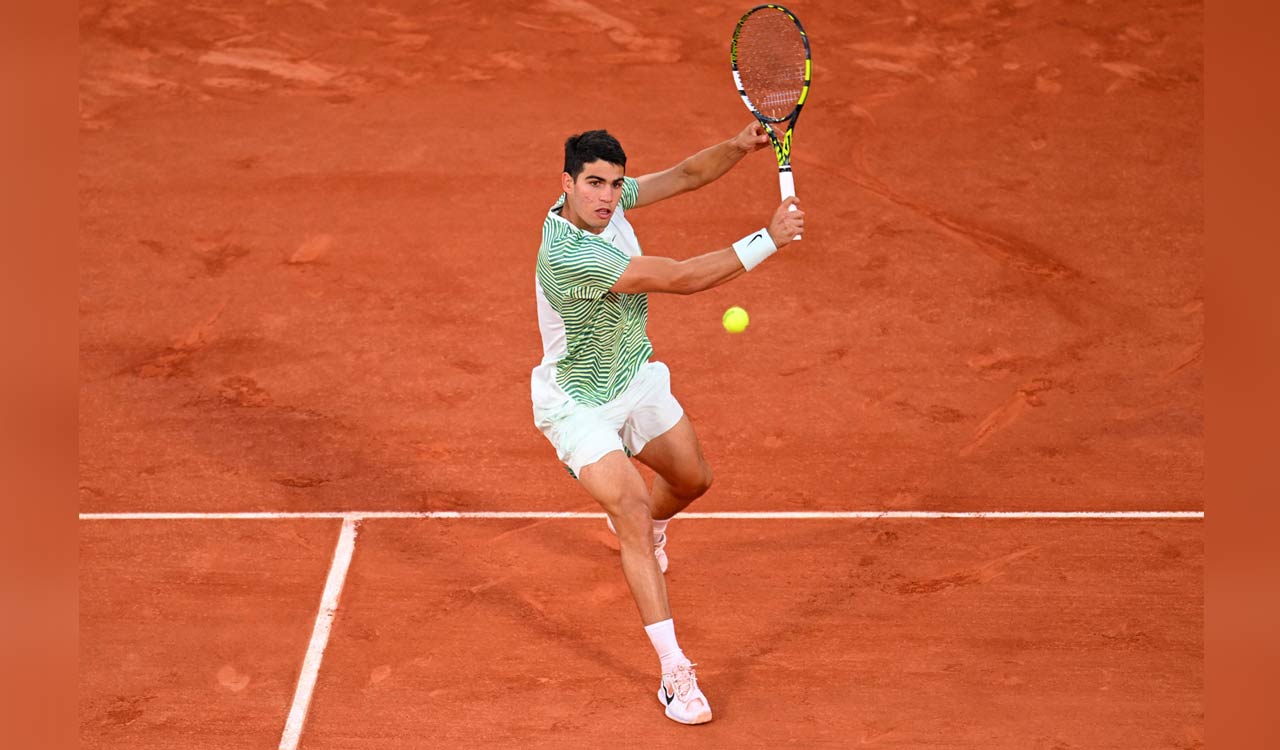 French Open: Alcaraz beats Tsitsipas, sets up semi-final clash with Djokovic