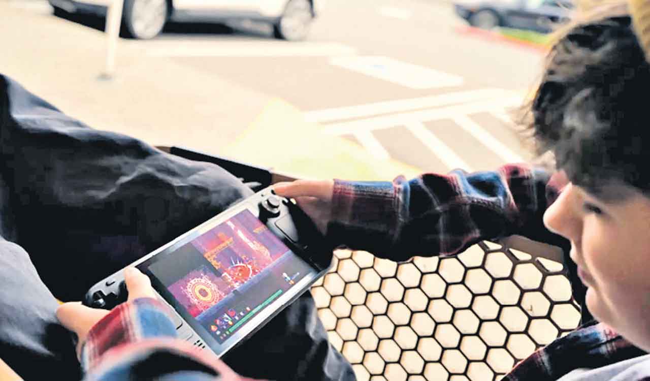 Windows 11 handhelds: Focus on Steam Machines