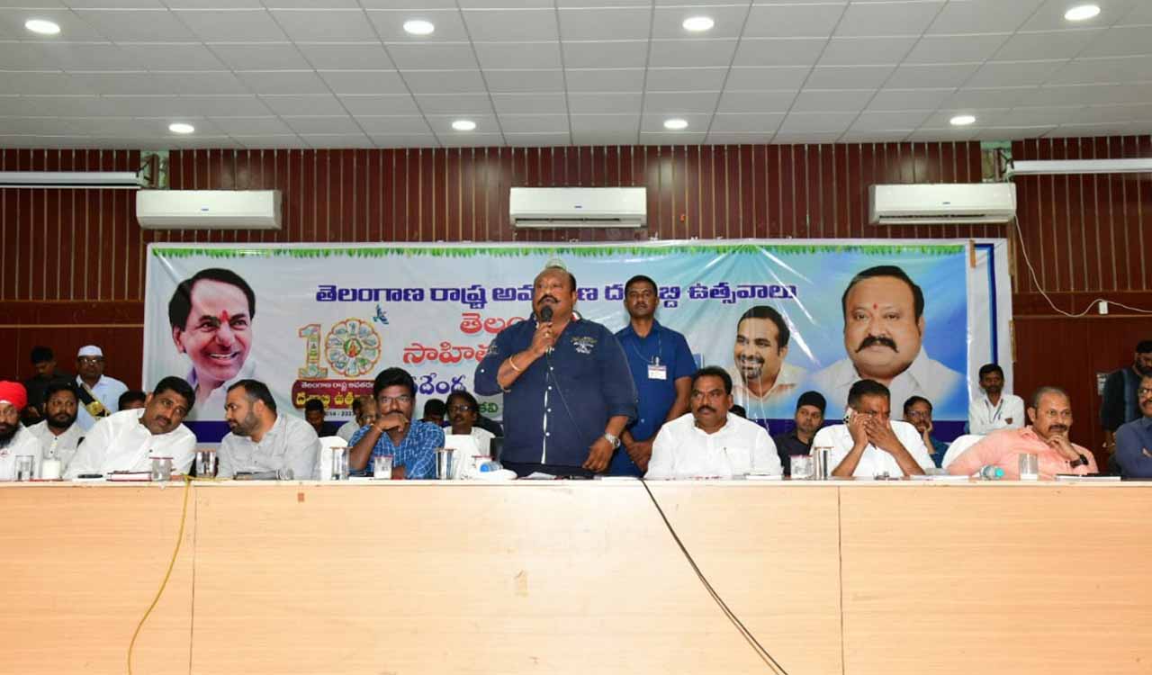 Karimnagar known for its poets, artists: Minister Gangula Kamalakar