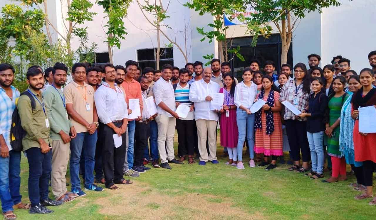 Hanamkonda: 51 students of SVS Colleges secure campus placements