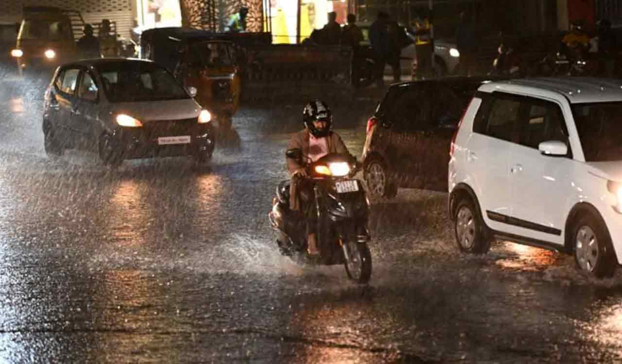 Hyderabad witnesses heavy rains on Saturday, intense spells to continue for two days