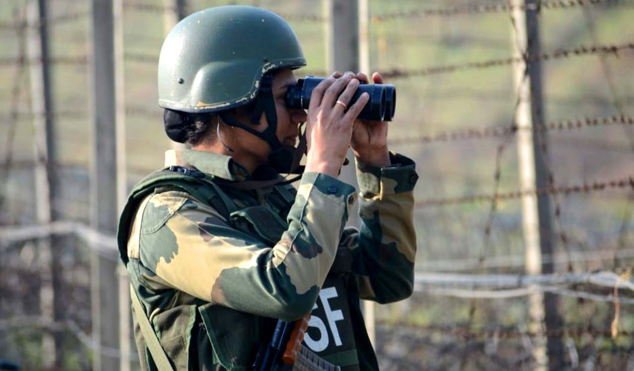 BSF Army troopers recover weapons, ammunition in Kupwara