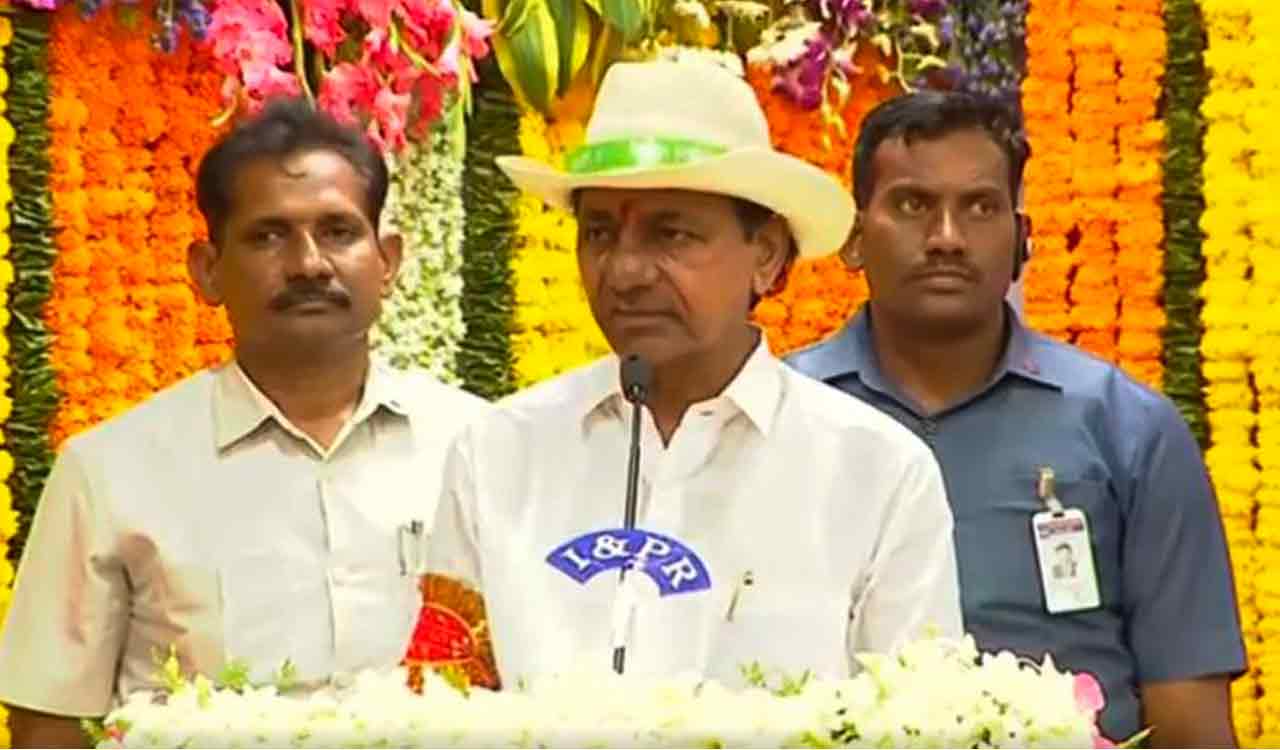 Sustain Telangana’s growth momentum, CM KCR tells officials
