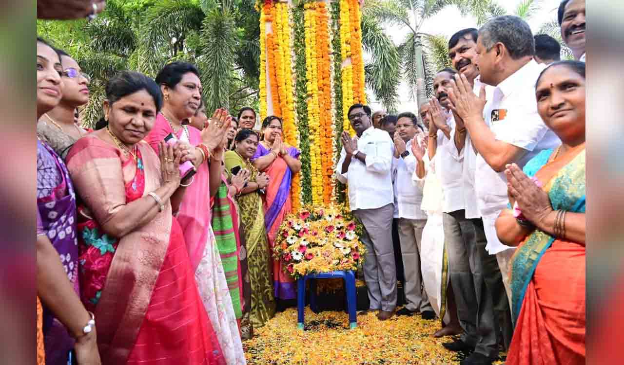 Telangana Formation Day decennial celebrated on grand note in Khammam