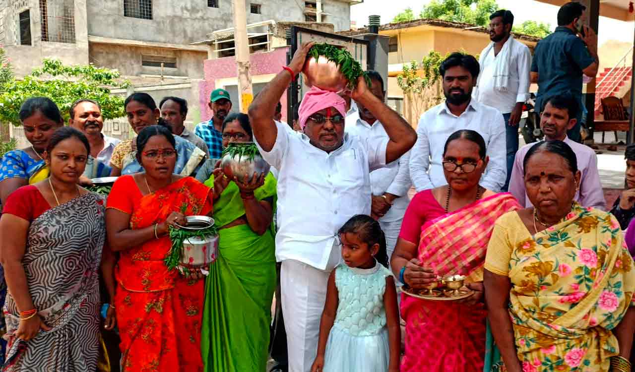 MLA Jogu Ramanna participates in Ganganeella Jatara in Adilabad