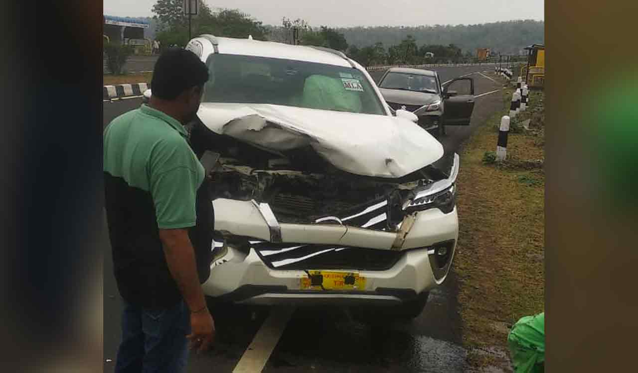 Telangana: Boath MLA Rathod Bapu Rao sustains injuries in road accident
