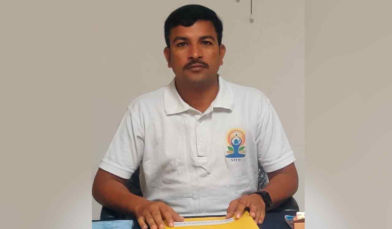 NIT-Warangal sports officer Dr D Hari awarded prestigious award