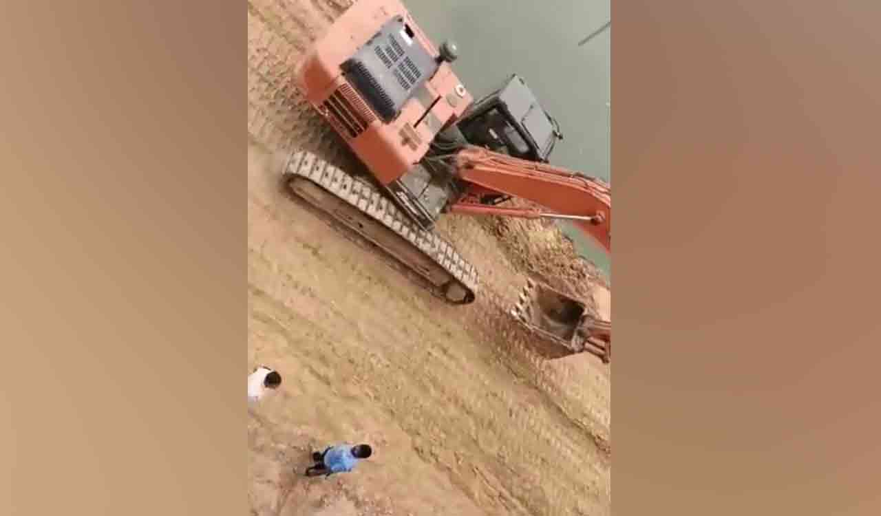 Hyderabad-Chennai Express strands on bridge as passenger pulls alarm chain