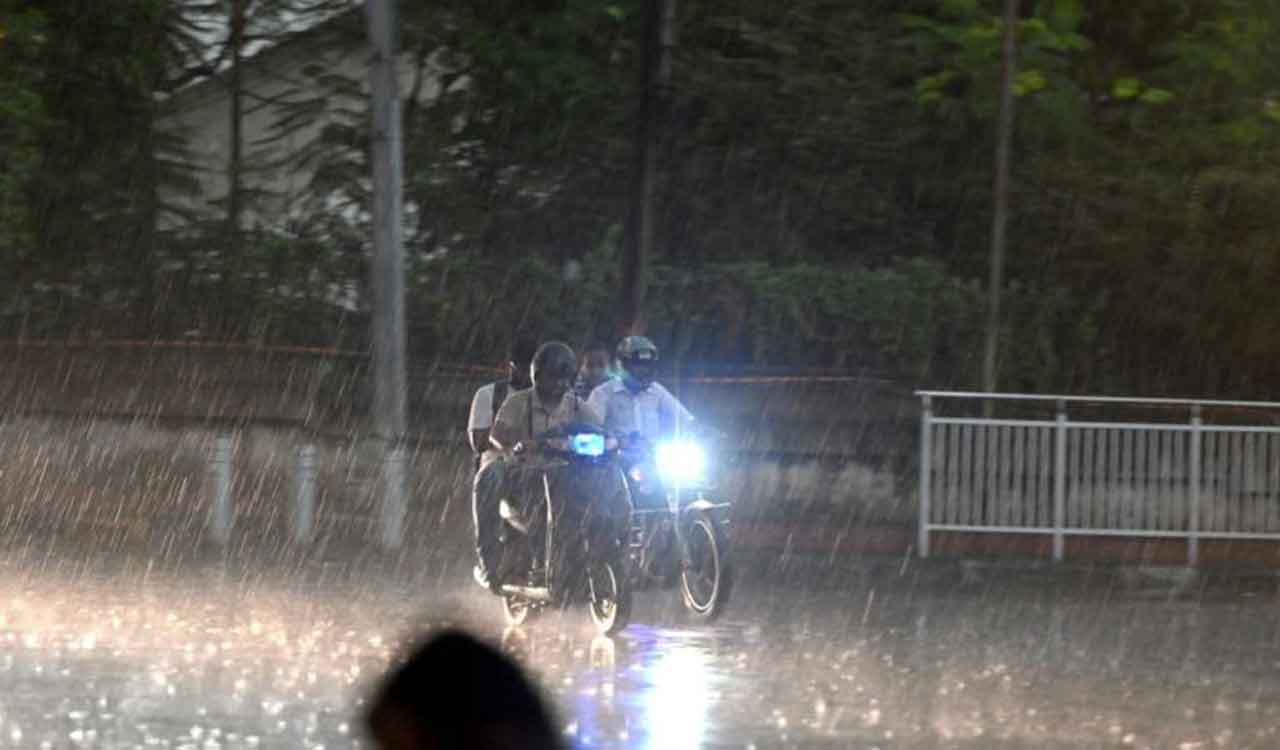 Gusty winds lash several parts of Hyderabad, rains expected to remain active till Tuesday