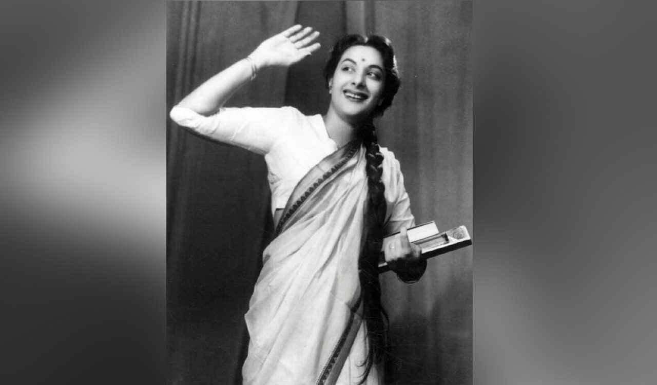 Sanjay Dutt remembers mother Nargis on her birth anniversary