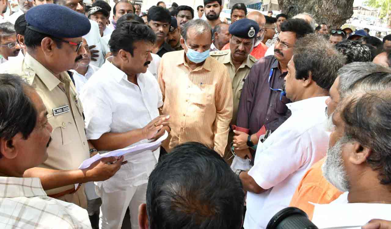 Hyderabad: Minister Srinivas Yadav reviews arrangements of annual fish prasadam at Nampally