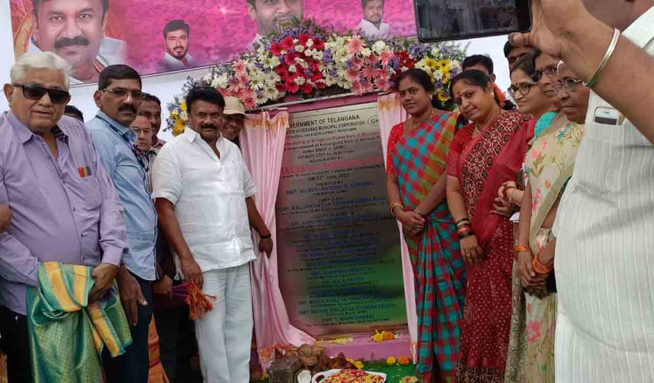 Talasani inaugurates newly-constructed bridge at Kalasiguda