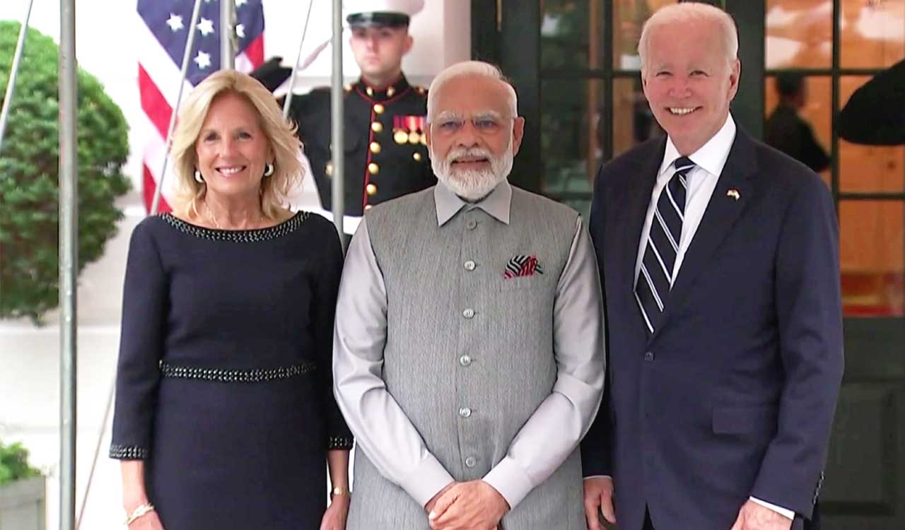 US President, First Lady receive PM Modi at White House 