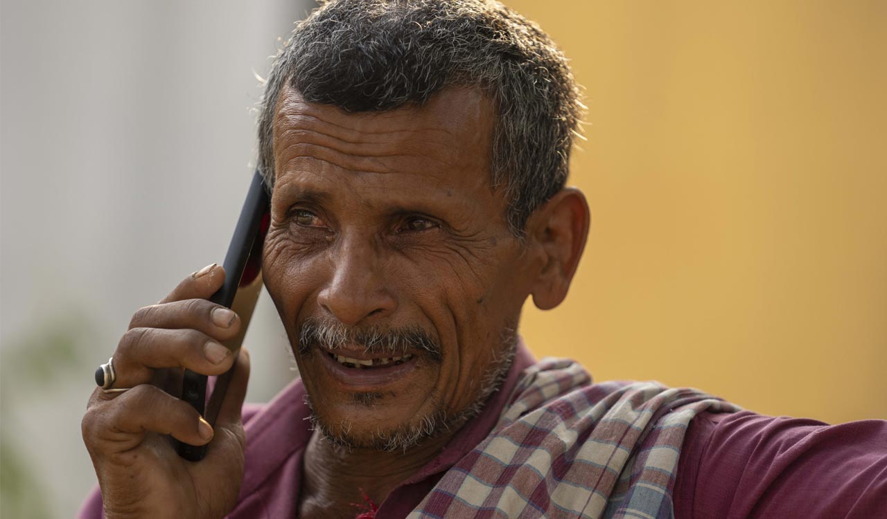 As India grieves train crash that killed 275, relatives try to identify bodies of loved ones