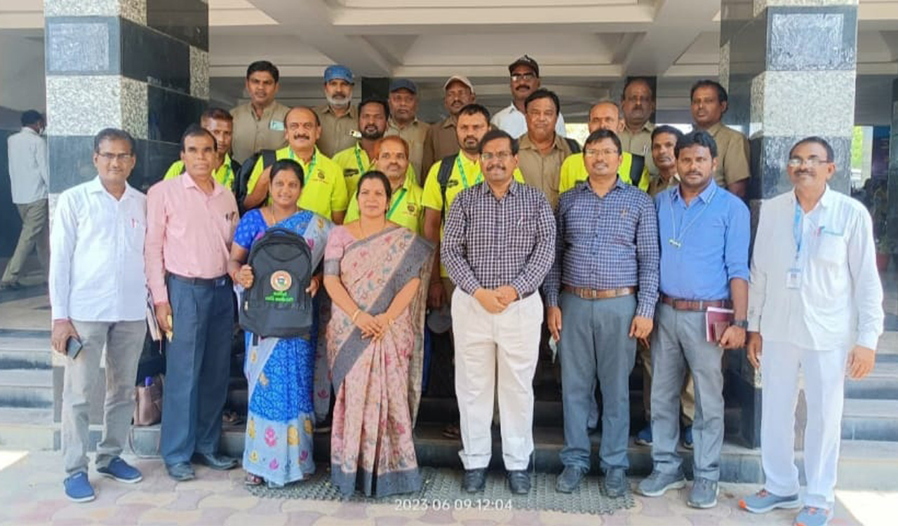 TSRTC village bus officers to help corporation improve public relations