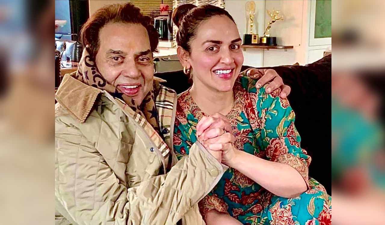 Dharmendra posts heartfelt message for Hema Malini, daughters Esha and Ahana