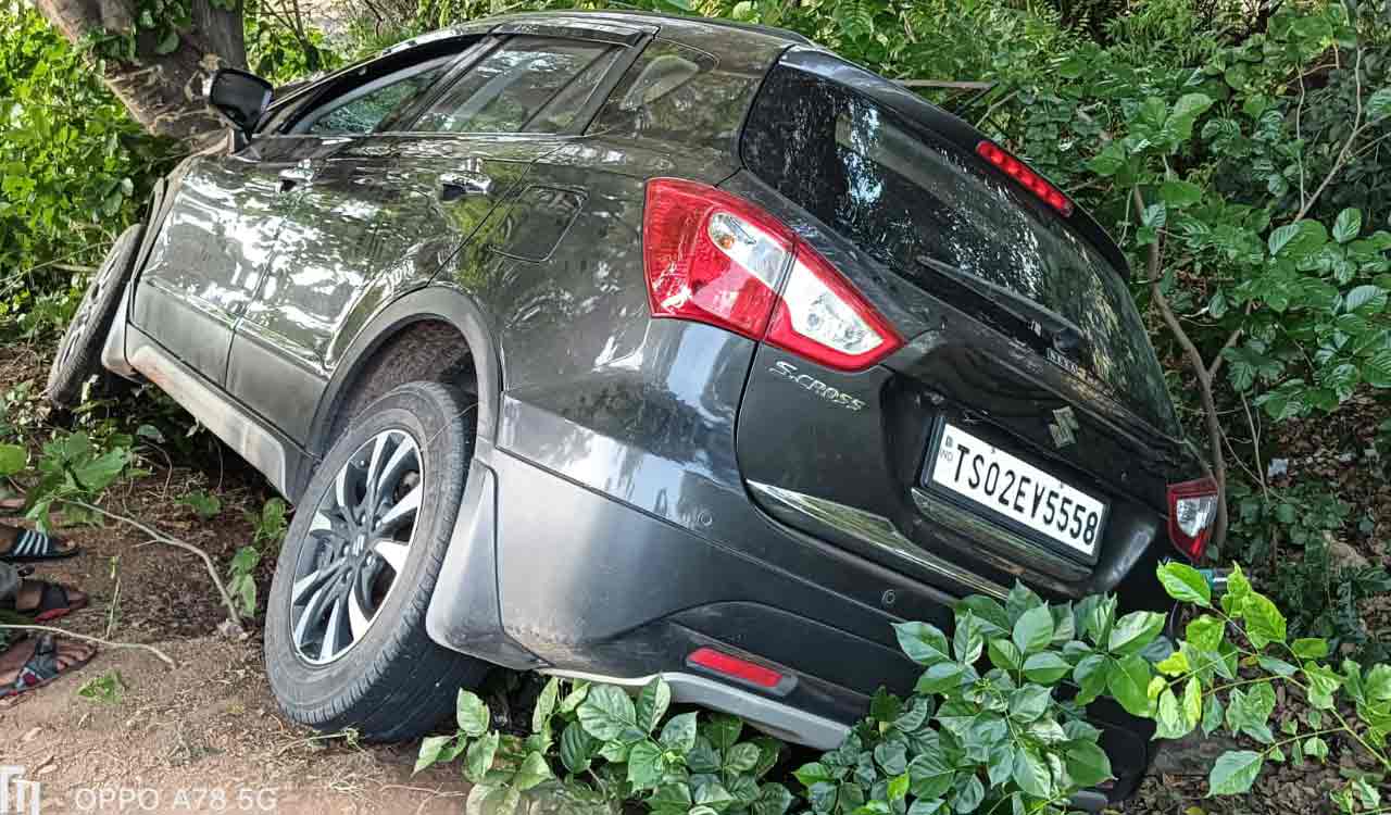 Priest dies in a road mishap in Medak