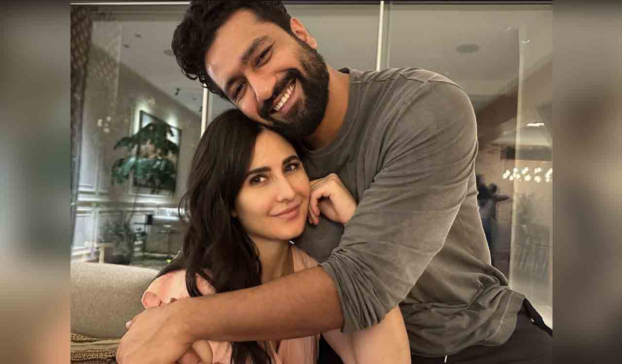 Vicky dedicates ‘Zara Hatke Zara Bachke’ song to Katrina as she praises film